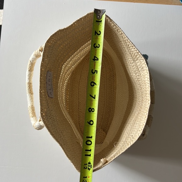 Altru Straw Tote - Picture 11 of 12